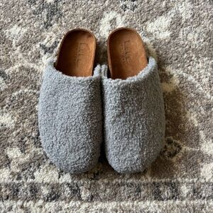 Nicole Miller Womens Faux Fur Slide On Bondy Clogs Natural Gray Size 9
